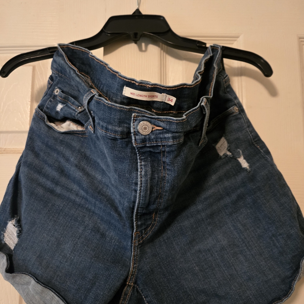 SOLD!! Levi's Denim Shorts